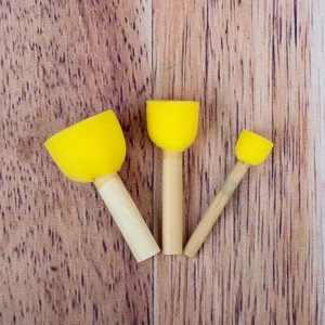 3 petits outils en éponge