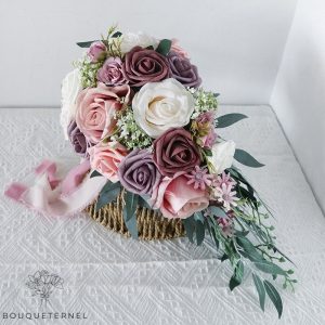 Bouquet de Mariée qui Tombe
