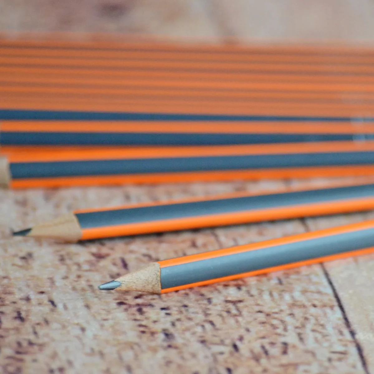 12 crayons à mine HB pour l'école